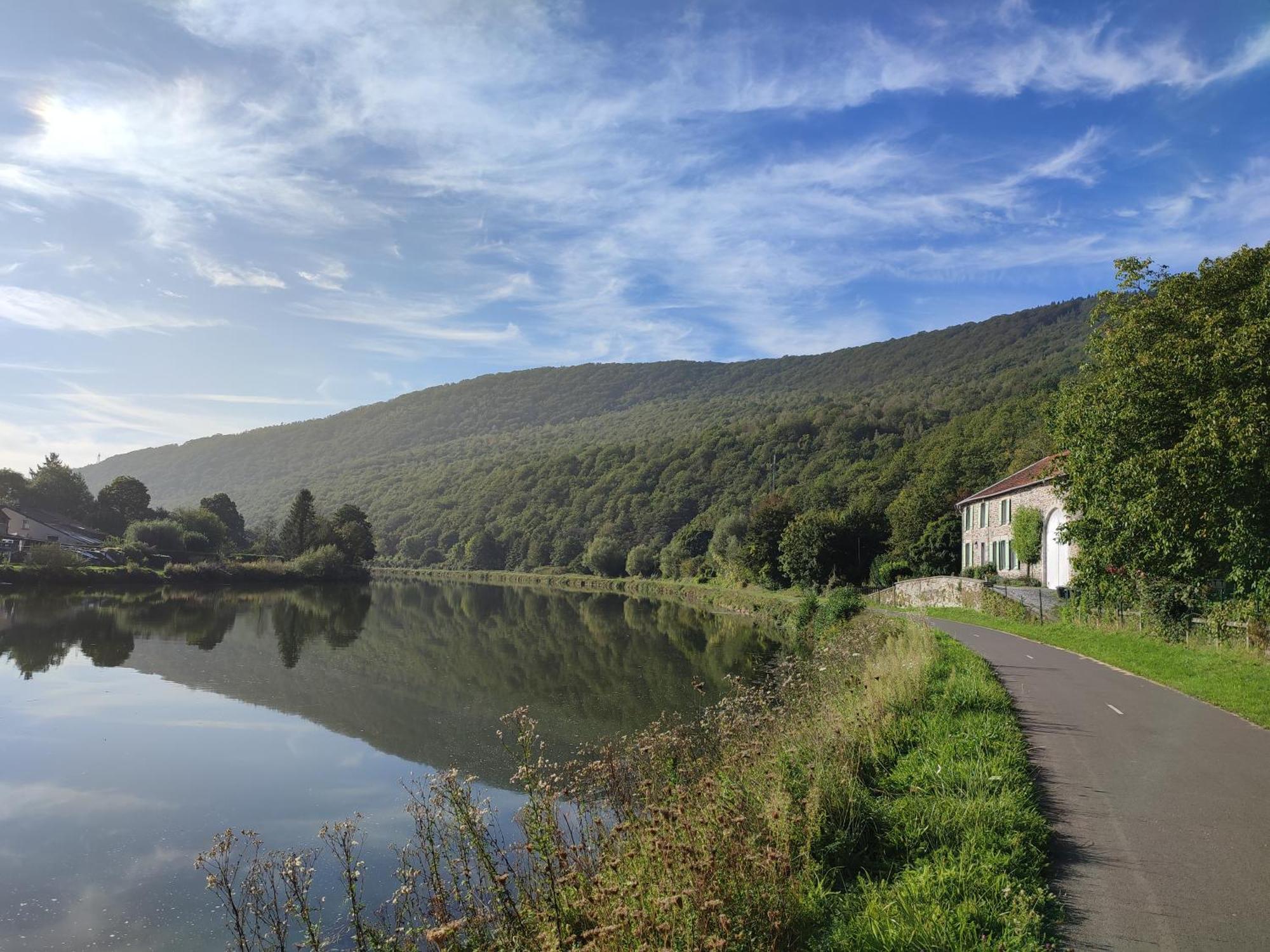 Revin  Entre Meuse Et Foret المظهر الخارجي الصورة