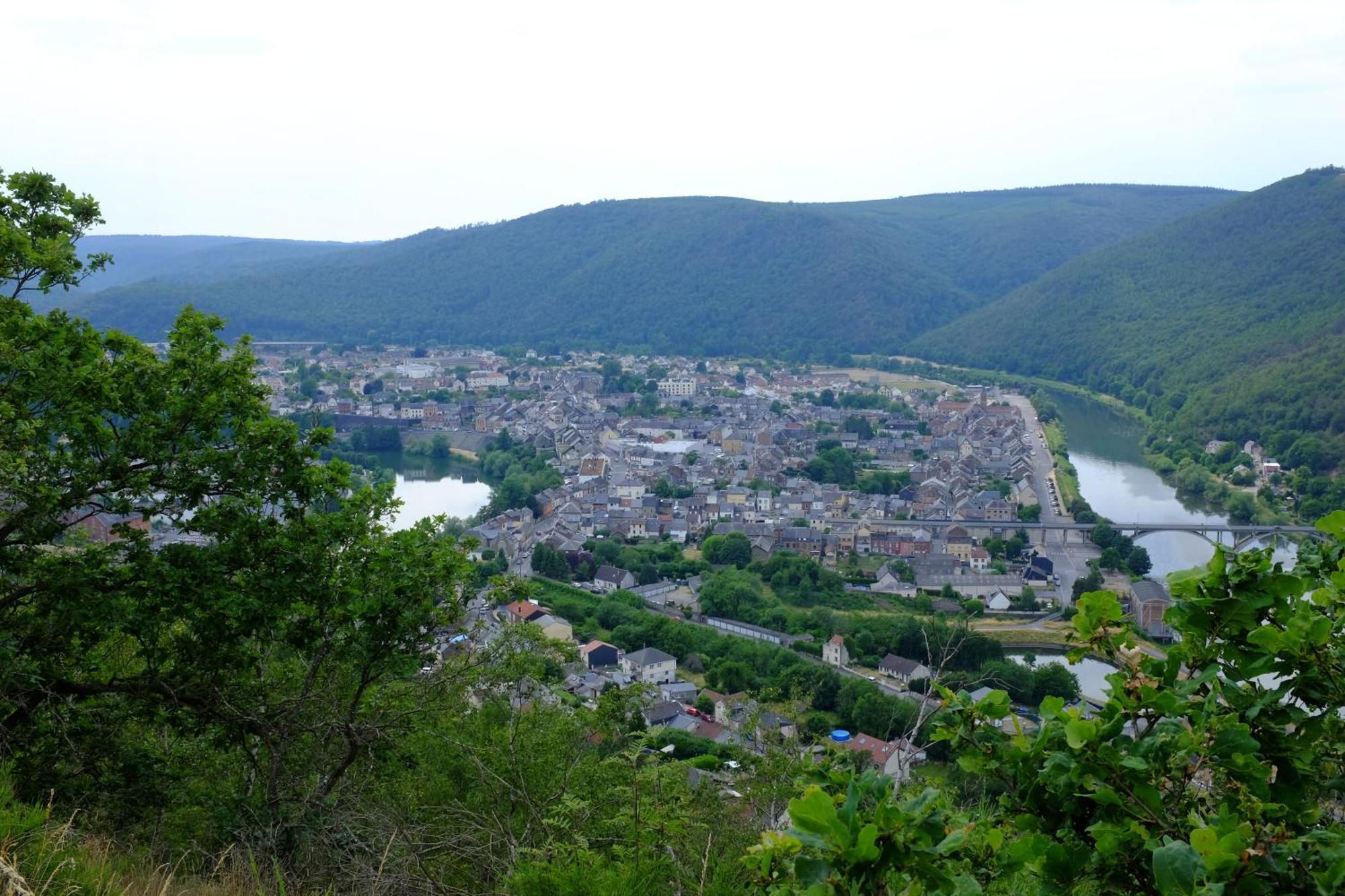 Revin  Entre Meuse Et Foret المظهر الخارجي الصورة