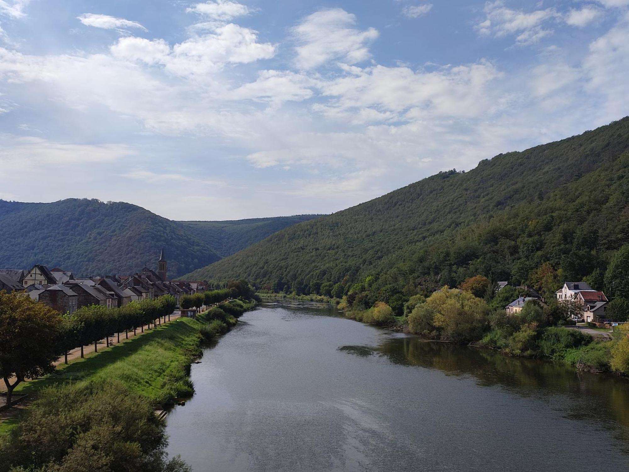 Revin  Entre Meuse Et Foret المظهر الخارجي الصورة