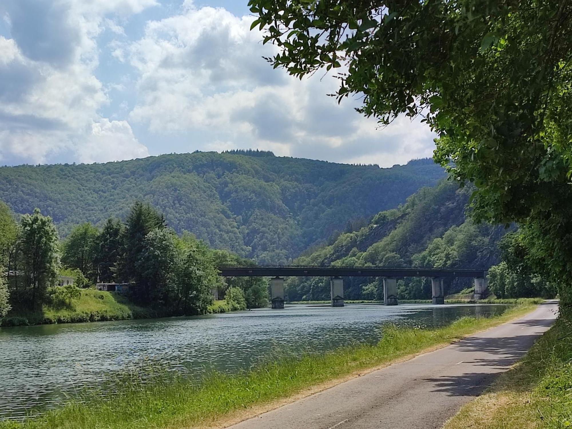 Revin  Entre Meuse Et Foret المظهر الخارجي الصورة